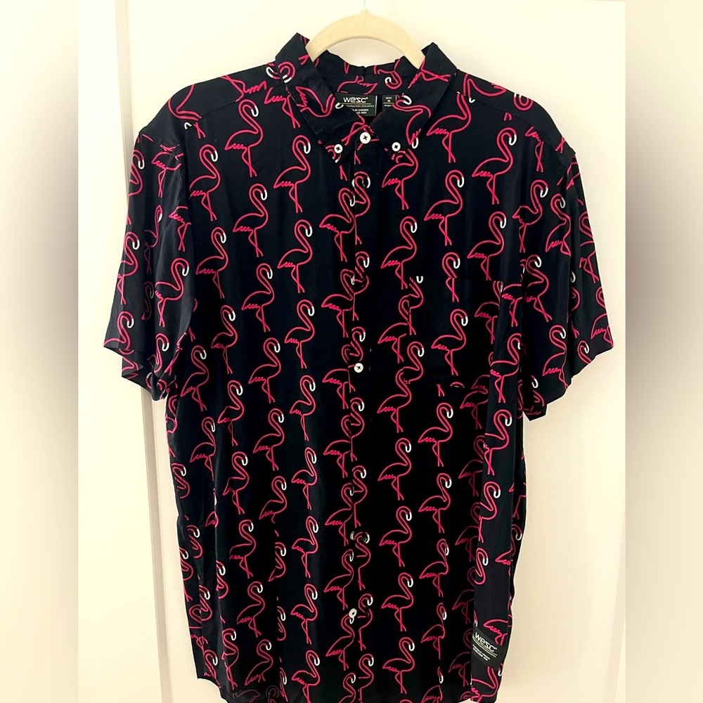 WESC flamingo 🦩 pattern button down size M clean summer vibes 👌